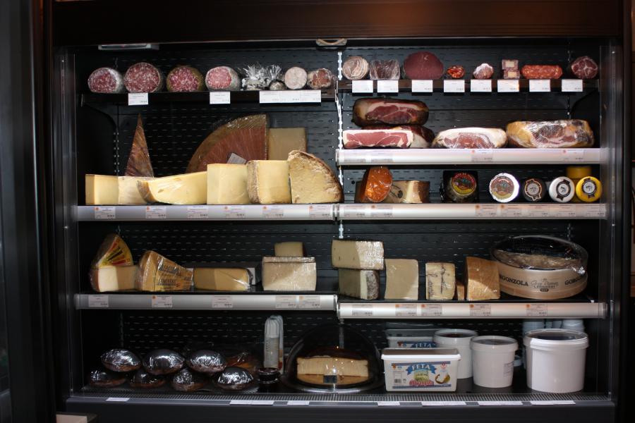 FROMAGES ET CHARCUTERIES